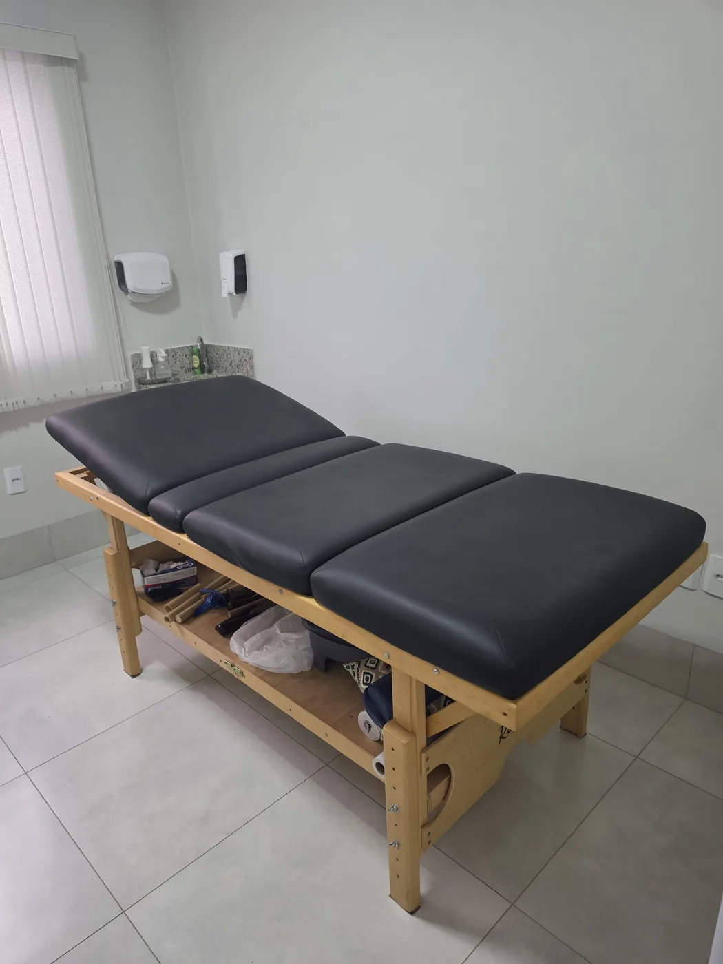 Ambiente preparado para sessão de massagem Tok Sen